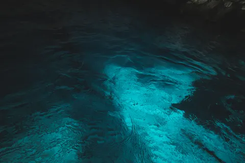 Обои Глубокий синий 4K · underwater · 3840×2560