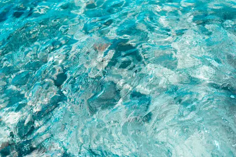 Обои Глубокий синий 4K · underwater · 3840×2555