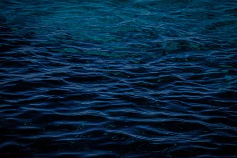 Обои Глубокий синий 4K · underwater · 3840×2560