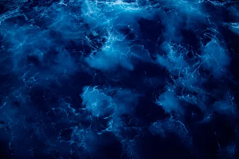 Fond d'écran Bleu profond 4K · underwater · 3840×2563