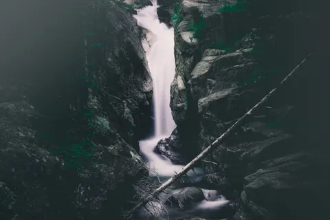 Forest Waterfall 4K Wallpaper · waterfall · 3840×2560