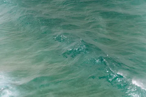 والپیپر امواج اقیانوس با کیفیت 4K · ocean · 3840×2560