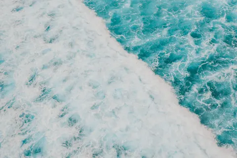 Fondo de pantalla Olas del Océano 4K · ocean · 3840×2558