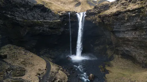 Iceland Falls 4K Wallpaper · waterfall · 3840×2160