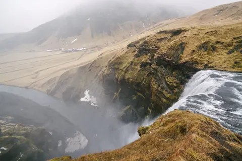 Iceland Falls 4K Wallpaper · waterfall · 3840×2561