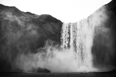 Islands Wasserfälle 4K Hintergrundbild · waterfall · 3840×2560