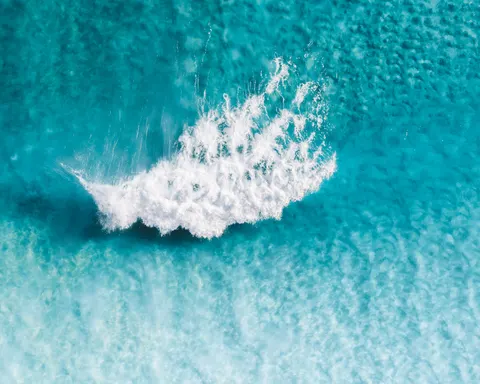 Ocean Waves 4K Wallpaper · ocean · 3840×3072