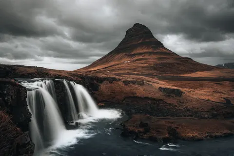 Islands Wasserfälle 4K Hintergrundbild · waterfall · 3840×2560