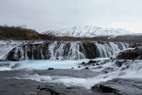 والپیپر آبشارهای ایسلند با کیفیت 4K · waterfall · 3840×2561