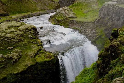والپیپر آبشارهای ایسلند با کیفیت 4K · waterfall · 3840×2560