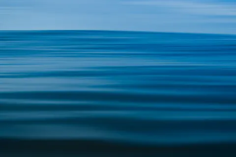 Tapeta Głęboki Błękit 4K · underwater · 3840×2560