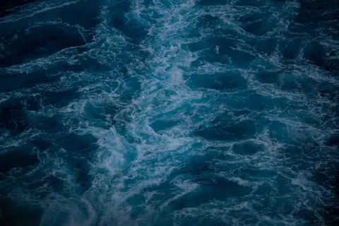 Meereswellen 4K Hintergrundbild · ocean · 3840×2563