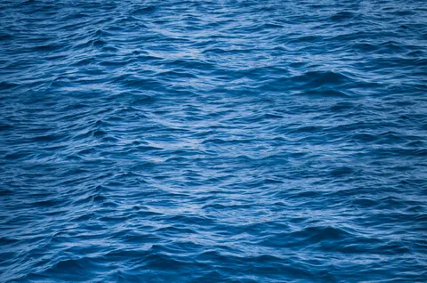 Обои Глубокий синий 4K · underwater · 3840×2543