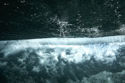 Tapeta Głęboki Błękit 4K · underwater · 3840×2560