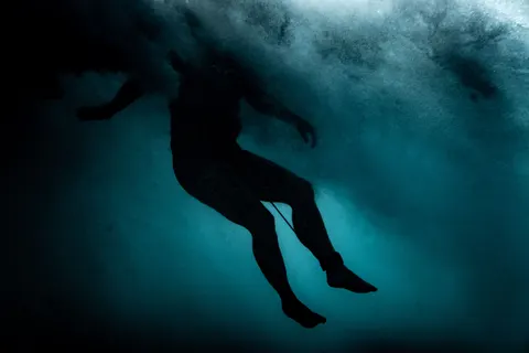 Tapeta Nurek 4K · underwater · 3840×2560