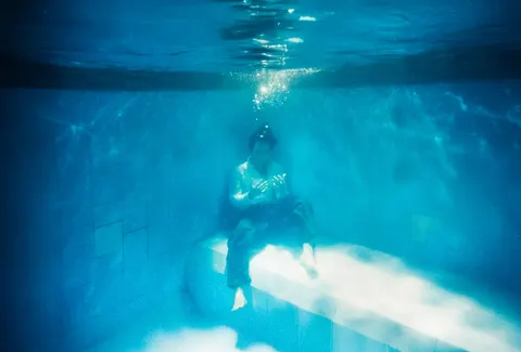Tapeta Nurek 4K · underwater · 3840×2603