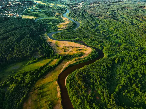 Luftaufnahme Fluss 4K Hintergrundbild · aerial · 3840×2880