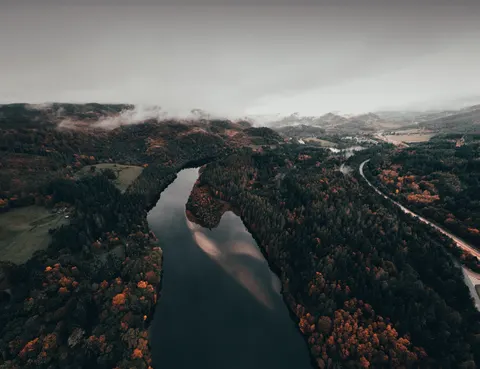 Sfondo Fiume dall'Alto 4K · aerial · 3840×2949