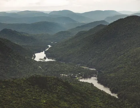 Luftaufnahme Fluss 4K Hintergrundbild · aerial · 3840×2967