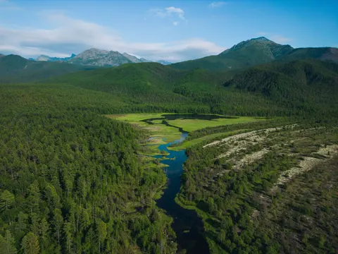 Luftaufnahme Fluss 4K Hintergrundbild · aerial · 3840×2880
