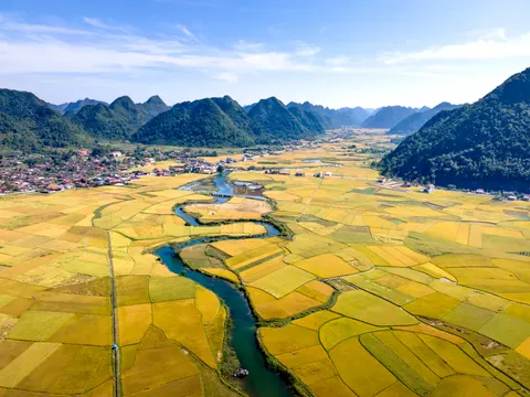 Luftaufnahme Fluss 4K Hintergrundbild · aerial · 3840×2880