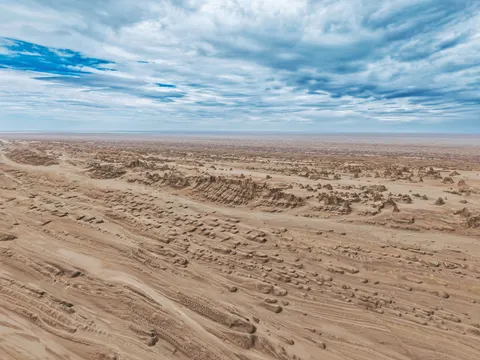 航拍沙丘 4K壁纸 · aerial · 3840×2880