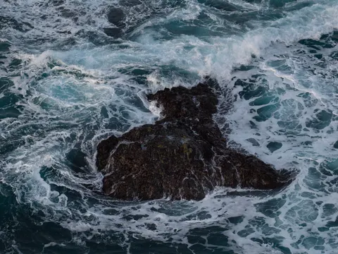 Fond d'écran Vagues de l'océan 4K · ocean · 3840×2879
