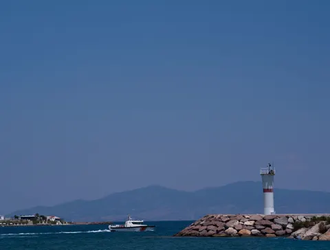 灯台のある海岸 4K壁紙 · ocean · 3840×2917