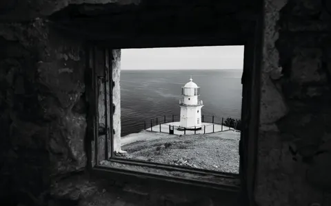 Deniz Feneri Sahili 4K Duvar Kağıdı · ocean · 3840×2400