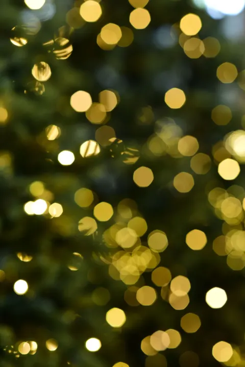 Bokeh Lights Phone Wallpaper · lockscreen · 1440×2158