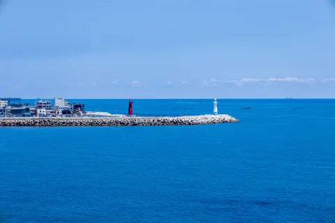 등대 해안 4K 배경화면 · ocean · 3840×2560