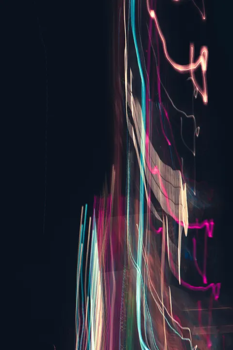 霓虹渐隐 手机壁纸 · gradient · 1440×2160