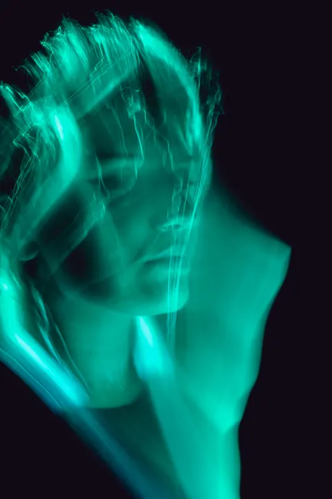 Zanikający neon Tapeta na Telefon · gradient · 1440×2164