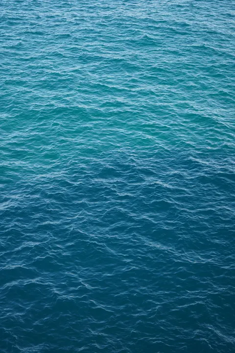 Biru Memudar Wallpaper HP · gradient · 1440×2160