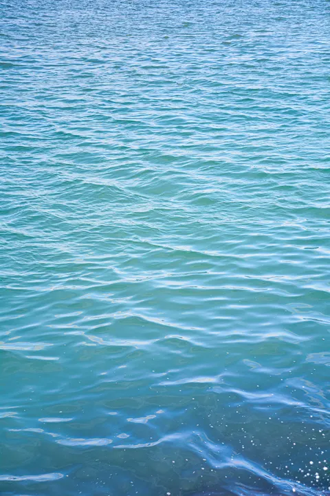 Zanikający błękit Tapeta na Telefon · gradient · 1440×2160