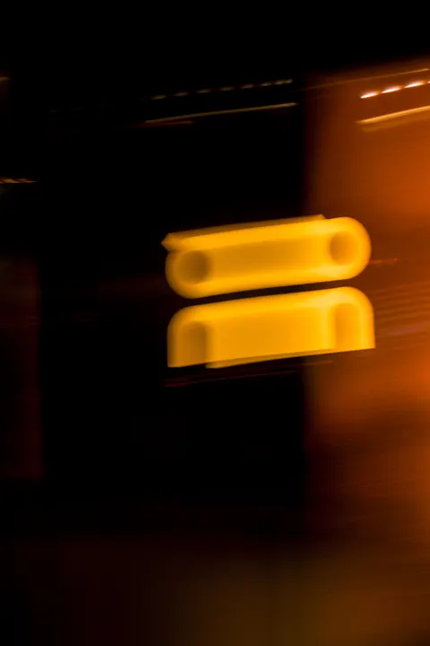 Warm Blur Phone Wallpaper · gradient · 1440×2160