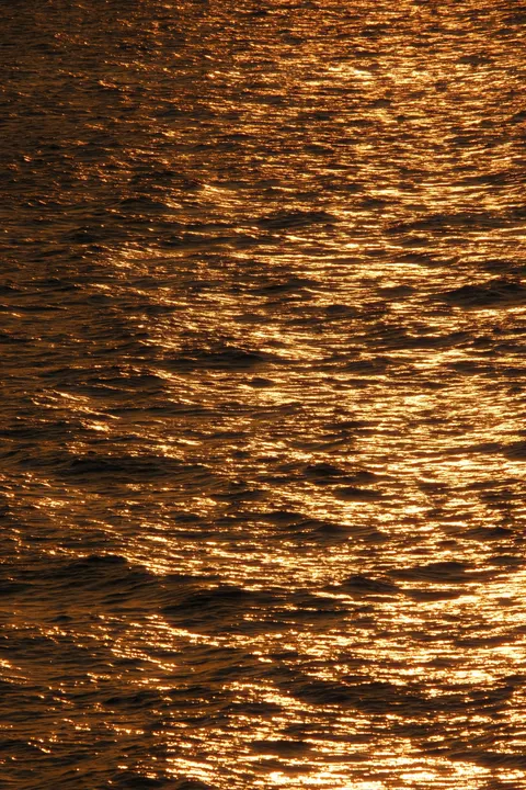 ساعت طلایی والپیپر موبایل · aesthetic · 1440×2160