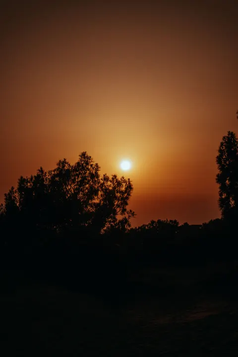 ساعت طلایی والپیپر موبایل · aesthetic · 1440×2160