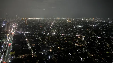 Quezon City skyline at night (Quezon Avenue, West Avenue, We 4K Wallpaper · city · 3840×2159