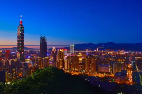 도시 4K 배경화면 · city · 3840×2560