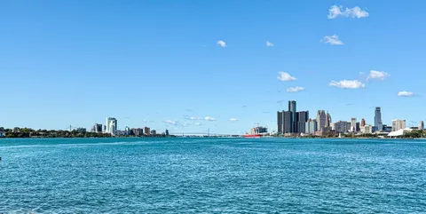 城市 4K壁纸 · city · 3840×1925