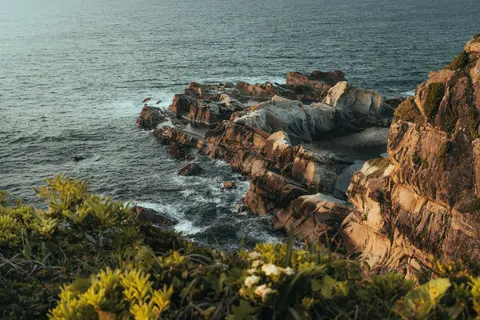 Ocean Cliff 4K Wallpaper · ocean · 3840×2560