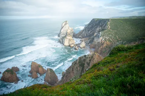 Hình nền Vách Đá Bên Đại Dương 4K · ocean · 3840×2563