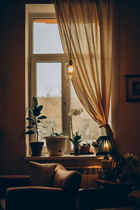 窗簾光影 手機桌布 · aesthetic · 1440×2160
