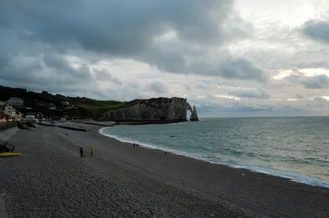 Hình nền Vách Đá Bên Đại Dương 4K · ocean · 3840×2556