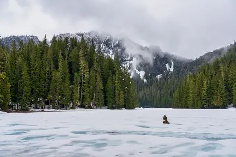 Frozen Lake 4K Wallpaper · nature · 3840×2560