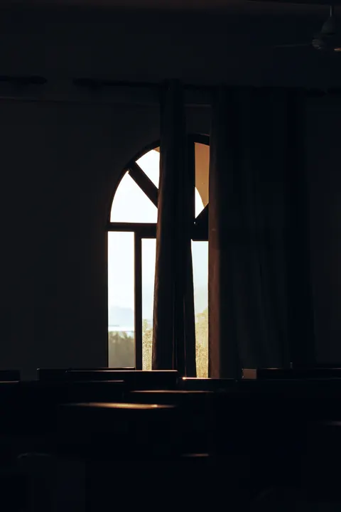 Licht durch Vorhänge Handy-Hintergrundbild · aesthetic · 1440×2160