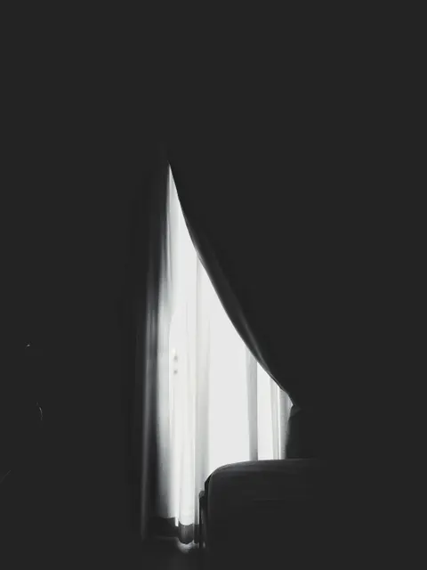 Свет сквозь занавеску обои для телефона · aesthetic · 1440×1920