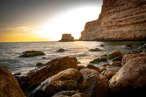 Hình nền Vách Đá Bên Đại Dương 4K · ocean · 3840×2560