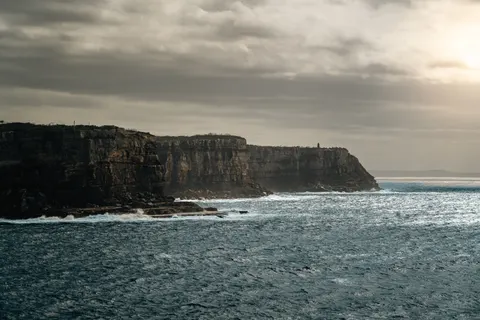 Hình nền Vách Đá Bên Đại Dương 4K · ocean · 3840×2560